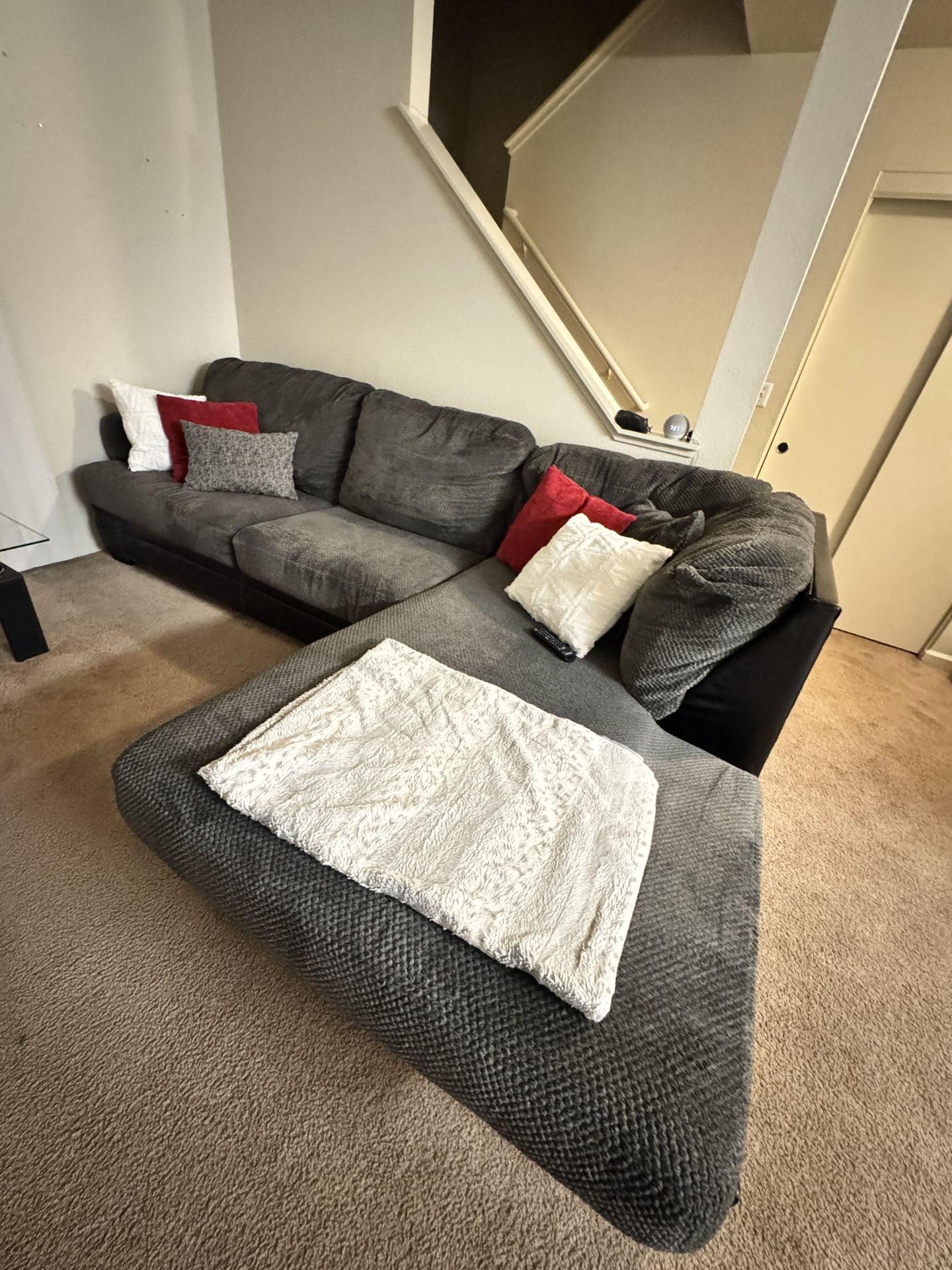 Couches /Sofa