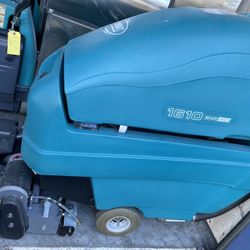 TENNANT 1610, CARPET EXTRACTOR,  SELF CONTAINED, 21 GALLON, 22", WALK BEHIND, BATTERY POWERED 
