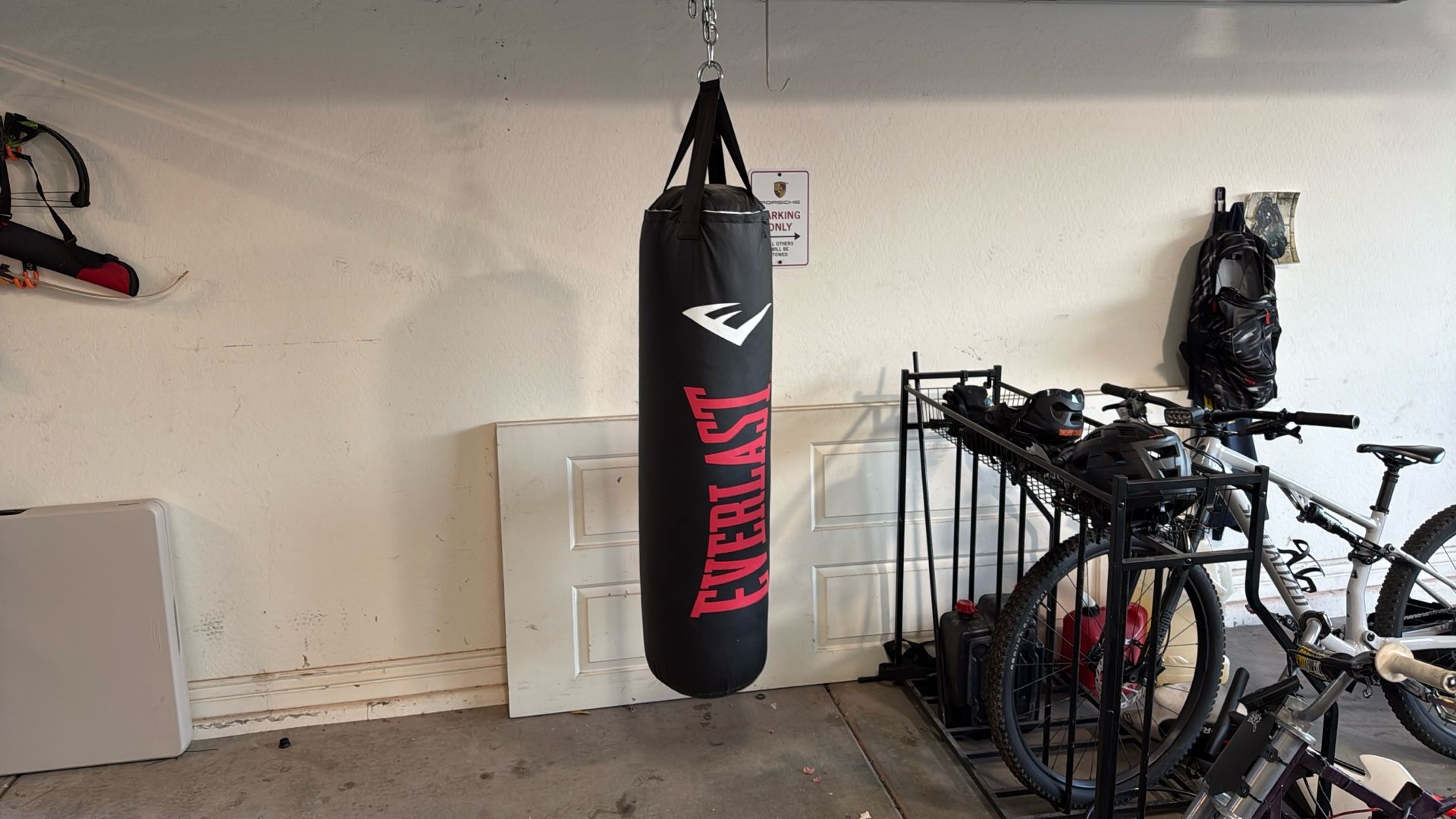 100 LB Heavy Bag - Everlast New 