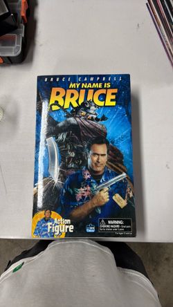 Dark Horse Deluxe My Name is Bruce 12in figure