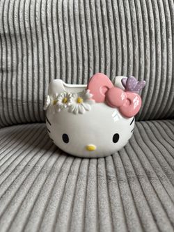 Hello Kitty Butterfly/Flower Crown Planter 🌼