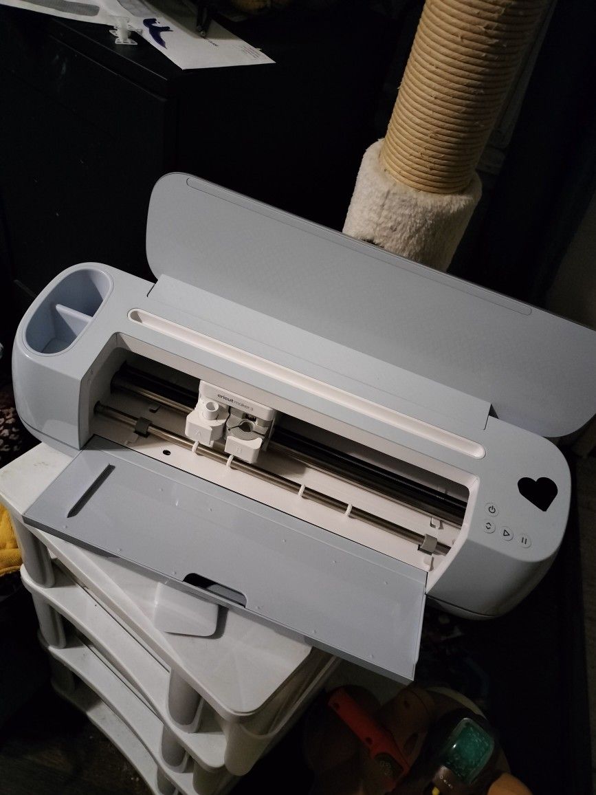 Cricut Maker 3 for Sale in Kansas City, MO OfferUp