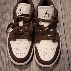 Air Jordan 1's Wmns SE Olive Size 5