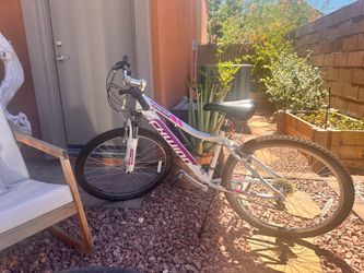 Schwinn 26” Ranger Women / Teen Bike - very gently used
