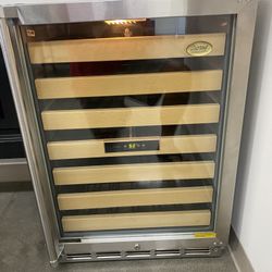 VinoTemp Wine Refrigerator 