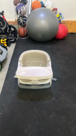 Baby kitchen seat
