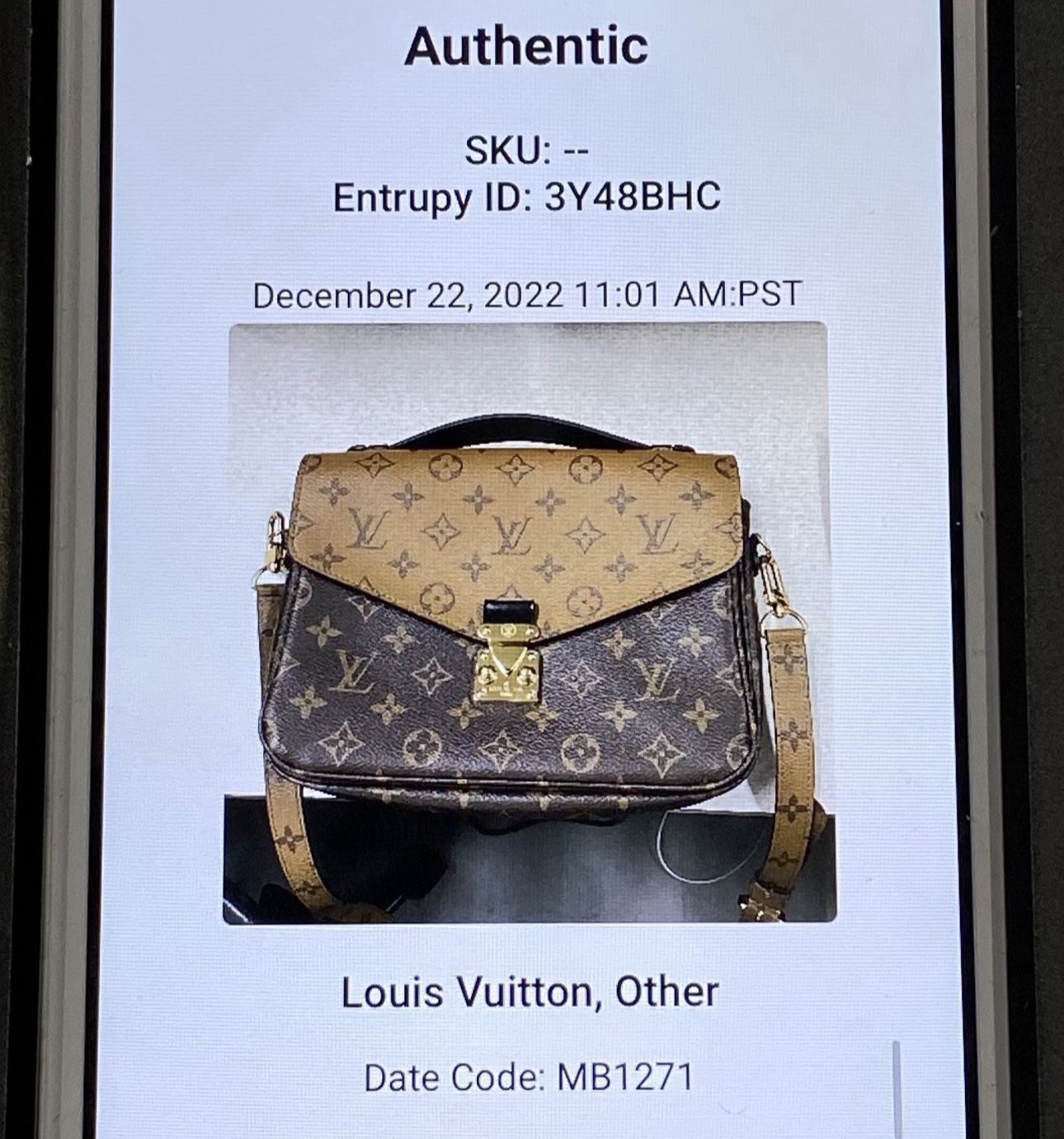 Louis Vuitton Reverse - 97 For Sale on 1stDibs