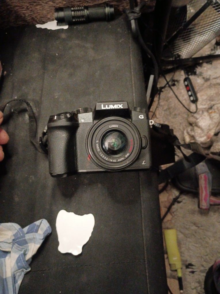Panasonic Lumix Digital Camera. Works, Needs Battery