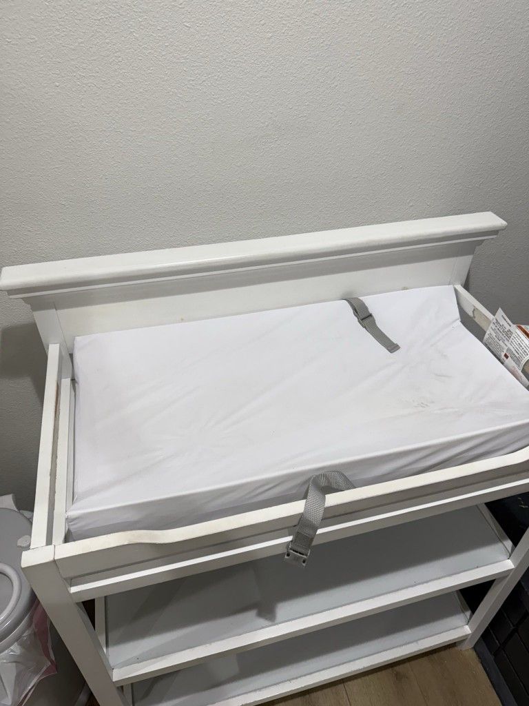 Changing Table + Changing Pad (Like New)