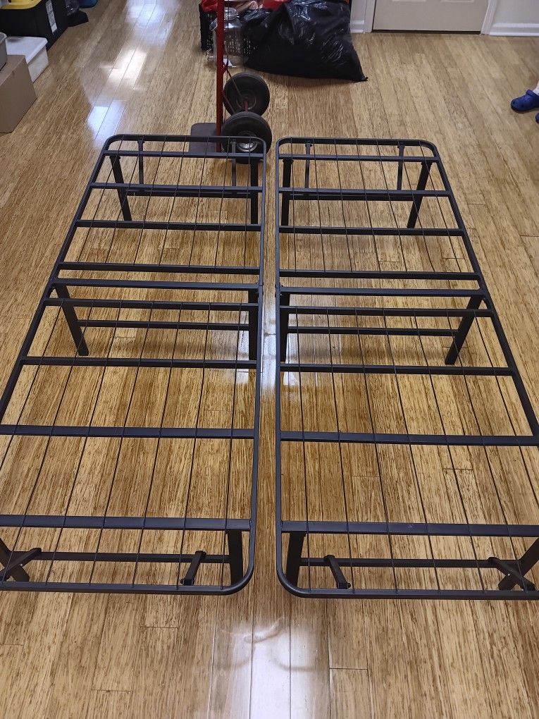 2 twin folding bed frames