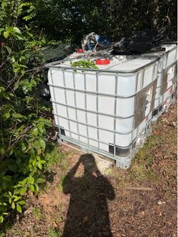 275 gallon container