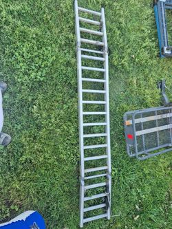 Foldable aluminum loading ramp