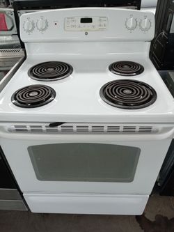 GE white coil top stove - Free delivery