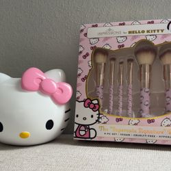 HELLO KITTY MAKEUP BRUSH HOLDER AND SET 