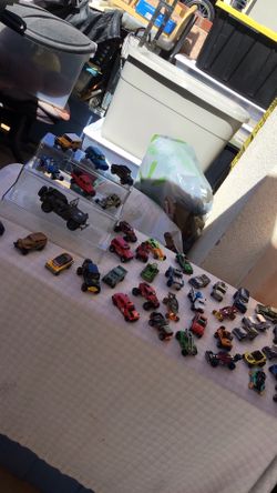 Collectible hot wheels jeeps and others