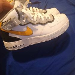 Men's Nike Air Force 1 Athletic Club in Great Condition. Size 7.5