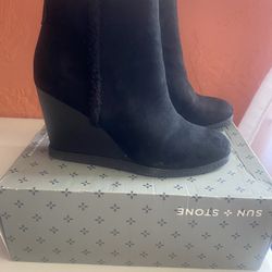 Women Boots (Size 8)
