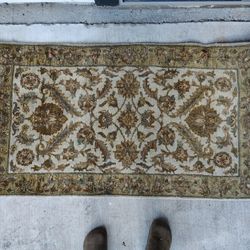 Wool Woven Persian Style Rug  Quality Craftsmanship!