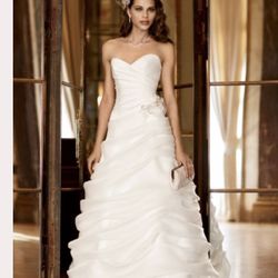 Galina Signature Sweetheart Strapless Organza........Size 12. "NEW"