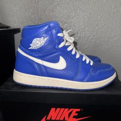 Jordan 1 Hyper Royal 