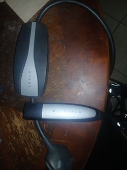 TESLA  HOME CAR  CHARGER