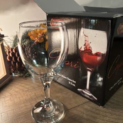 4 Piece Wine Glasses