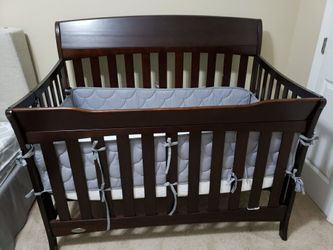 Crib with mattress - move out sale