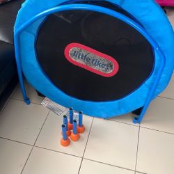 Jumping Little Tikes 25'' Round Easy Store 3' Folding Trampoline - Blue