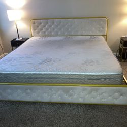 Bedroom Set For Sale!!