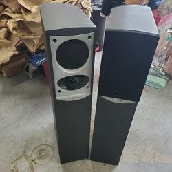 2 BOSE speakers 701 series 