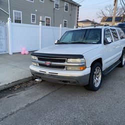 2003 Chevy Suburban Full Part Out