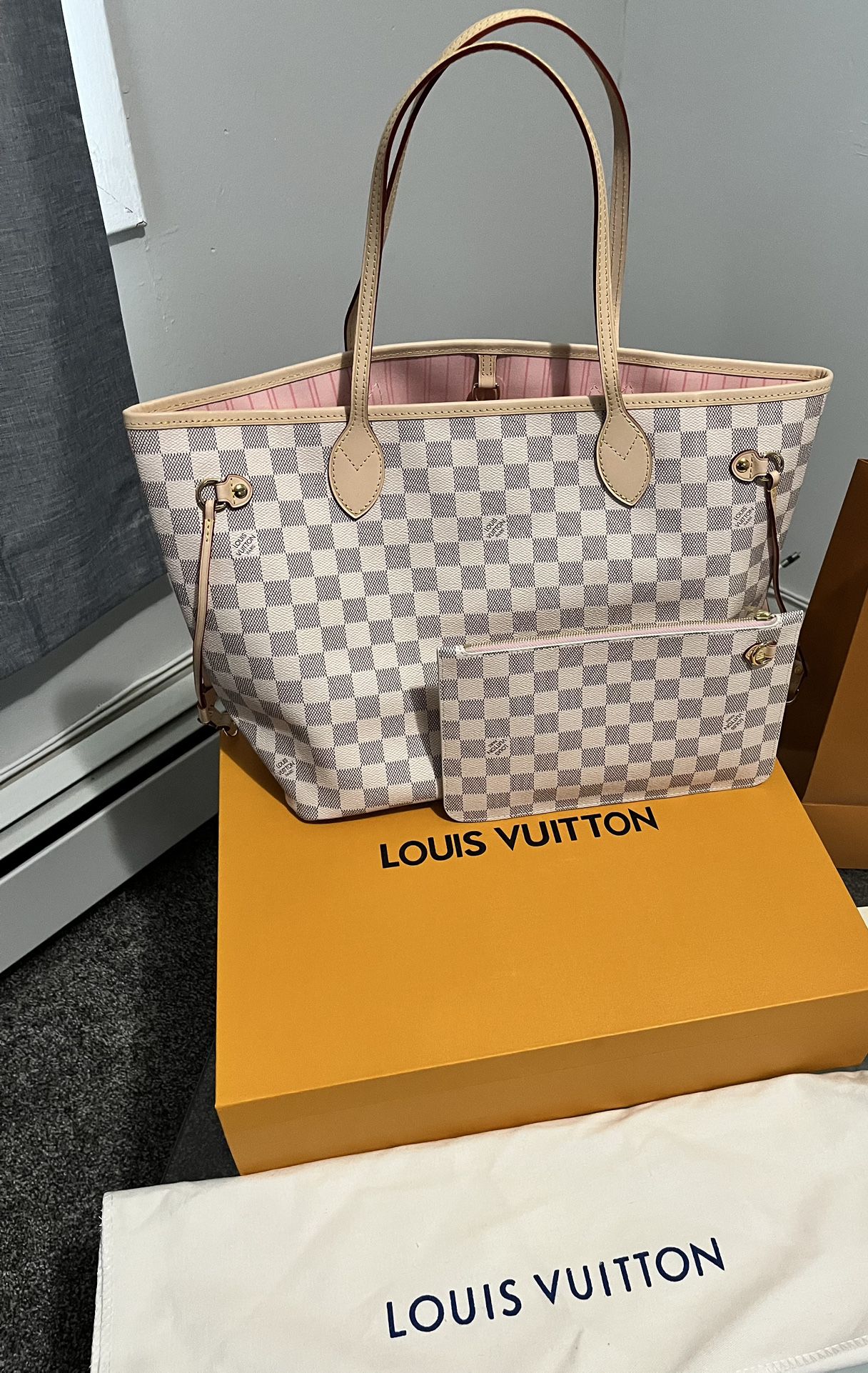 New Never Used Louis Vuitton Never full Damier Ebene Rose Ballerine for  Sale in Seattle, WA - OfferUp