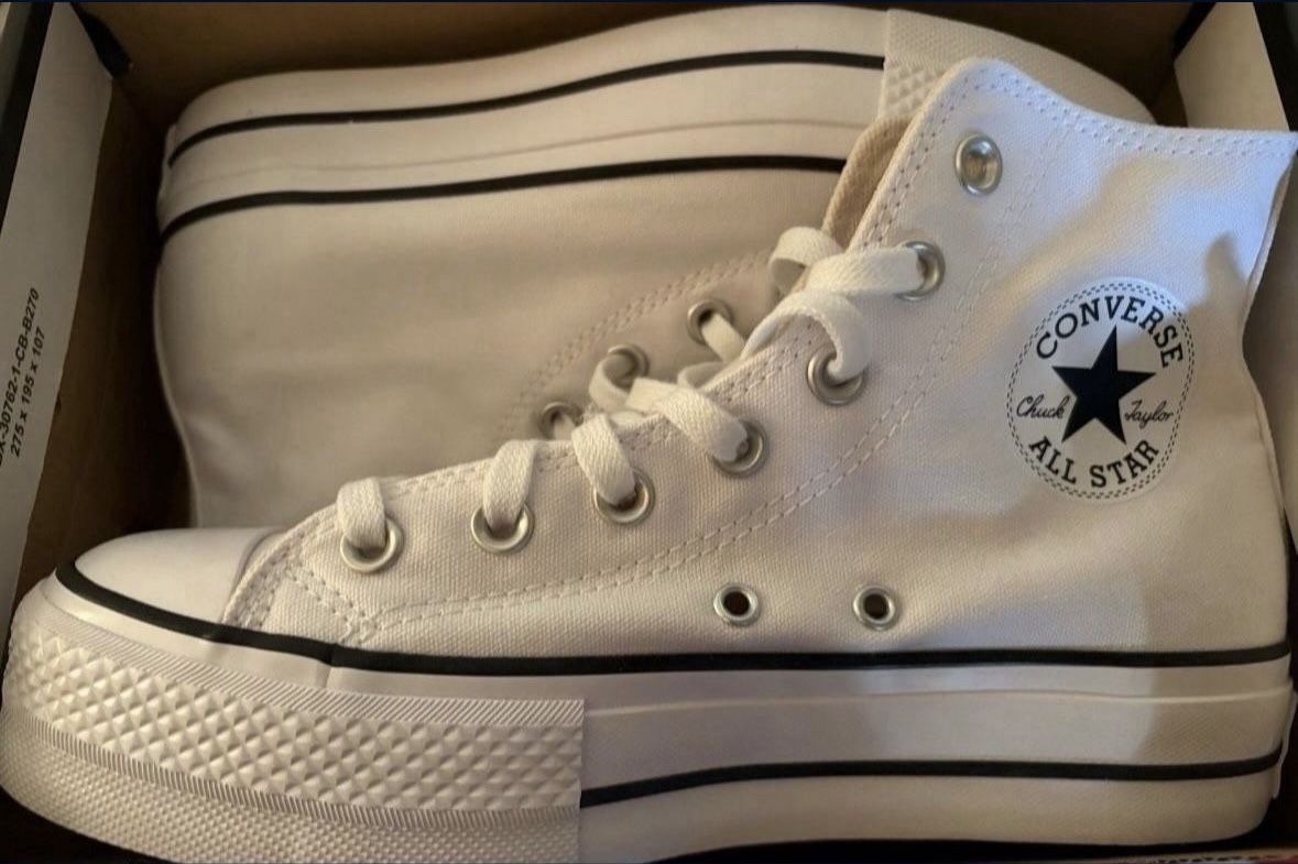 Women’s Converse 