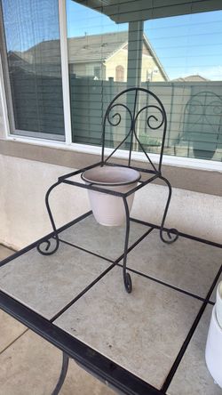 Decorative pot holder