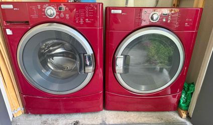 Maytag Electric Washer and Dryer Set