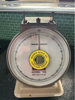 Vintage Morris scale. 100 lbs