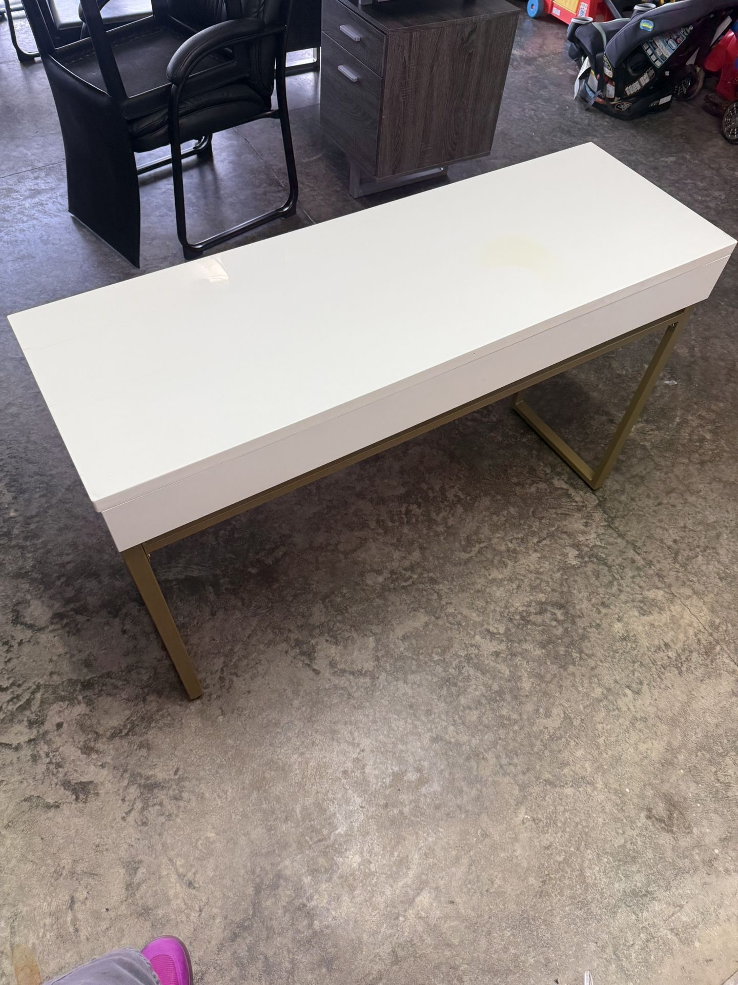 Desk/ Table