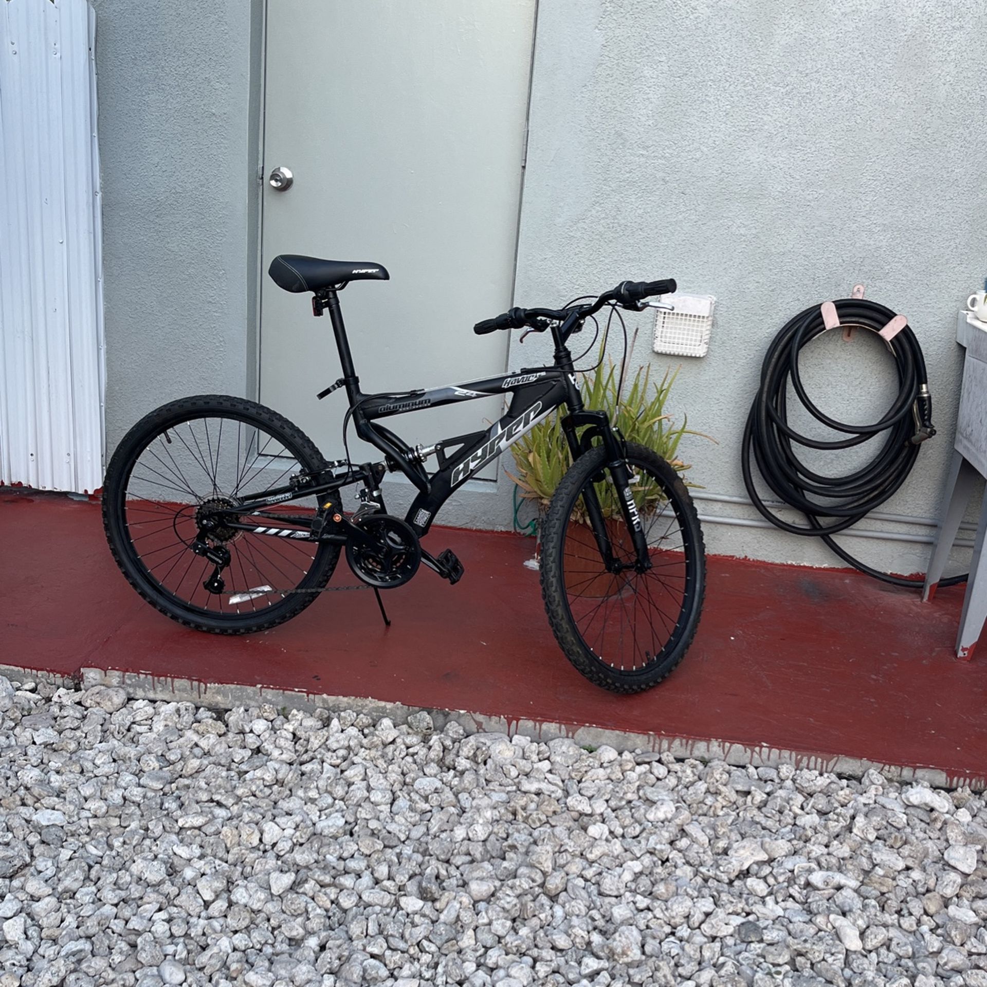 Hyper Aluminum 26” L