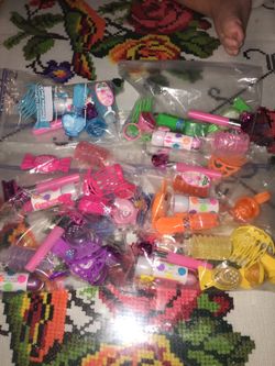 6 little girls make up bags