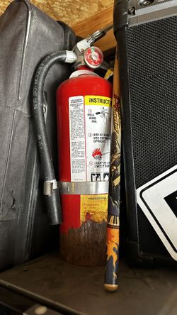Medium Fire Extinguisher 