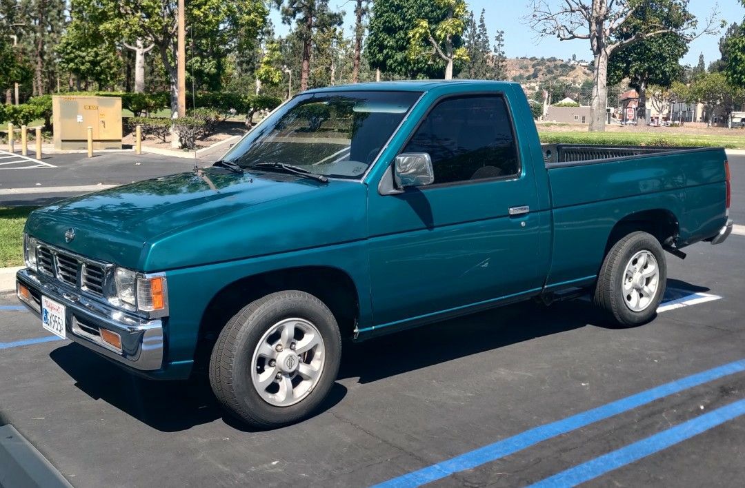 1996 Nissan Pickup Truck
