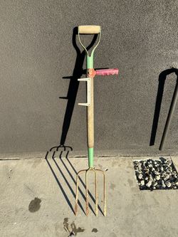 Vintage 4 Prong Pitch Fork