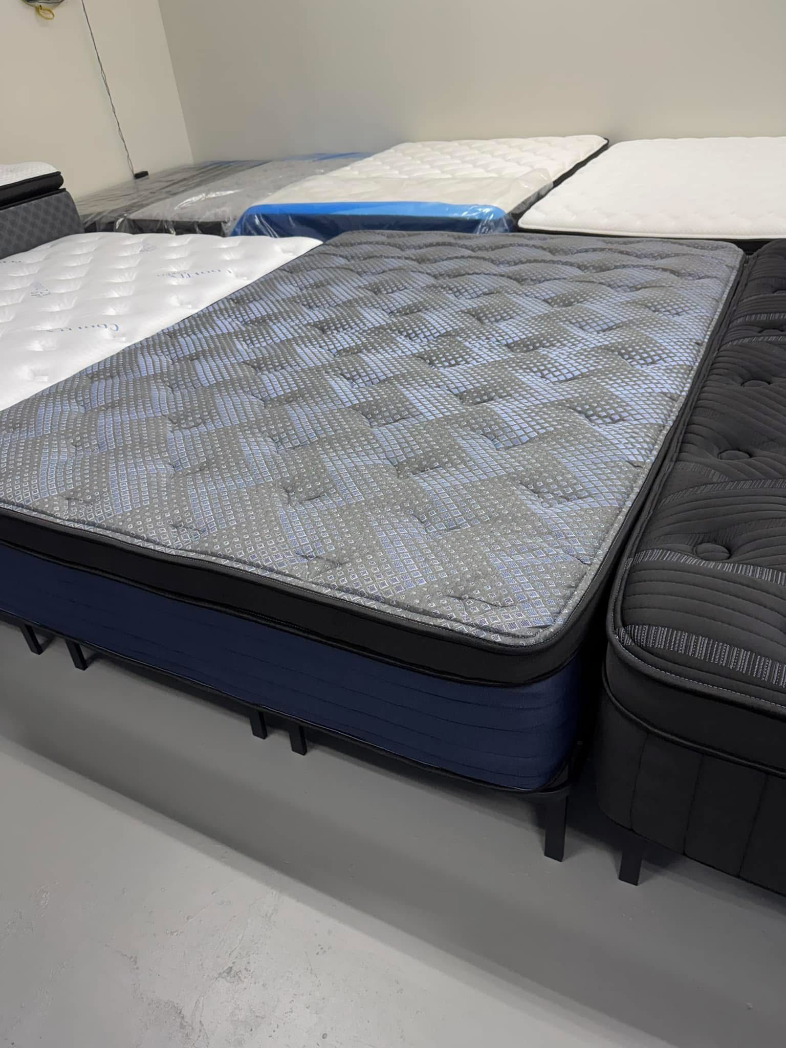 Pillowtop & Memory Foam Mattresses – Huge Savings!