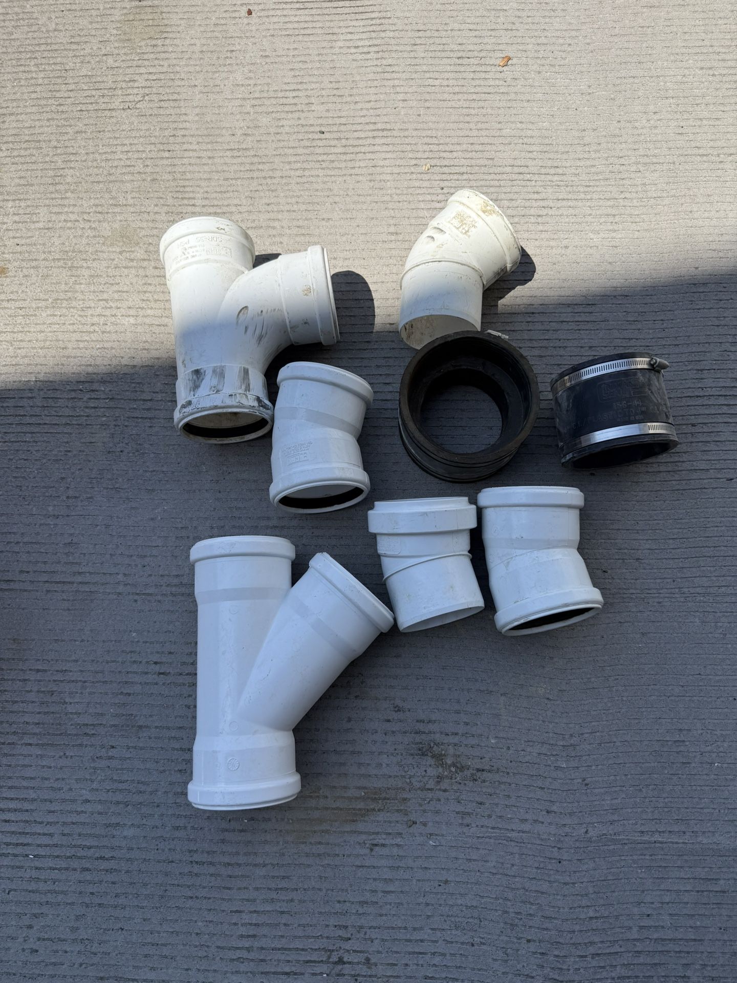 4” Gasketted Sewer Fittings And Ferncos