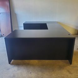 Black Executive U-shape Office Desk $400 (Good Condition)
