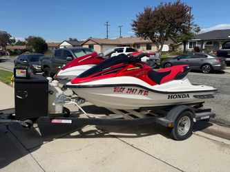 Jet skis 2002 Honda Aquatrax and 2005 Yamaha waverunner
