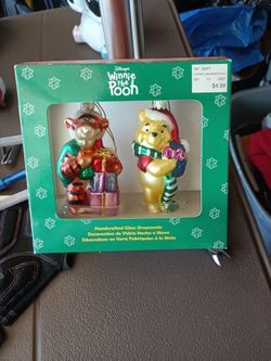 Pooh n tiger ornament new 5.00
