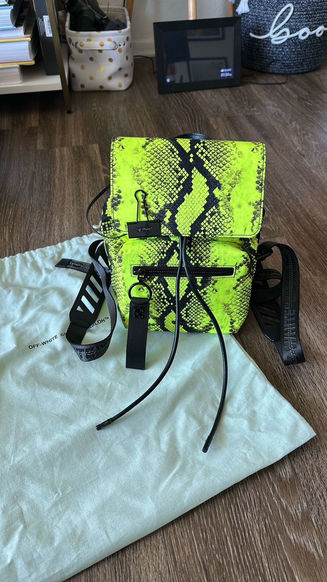 OFF-WHITE NEON SNAKE-PRINT SHELL BACKPACK IN BLACK