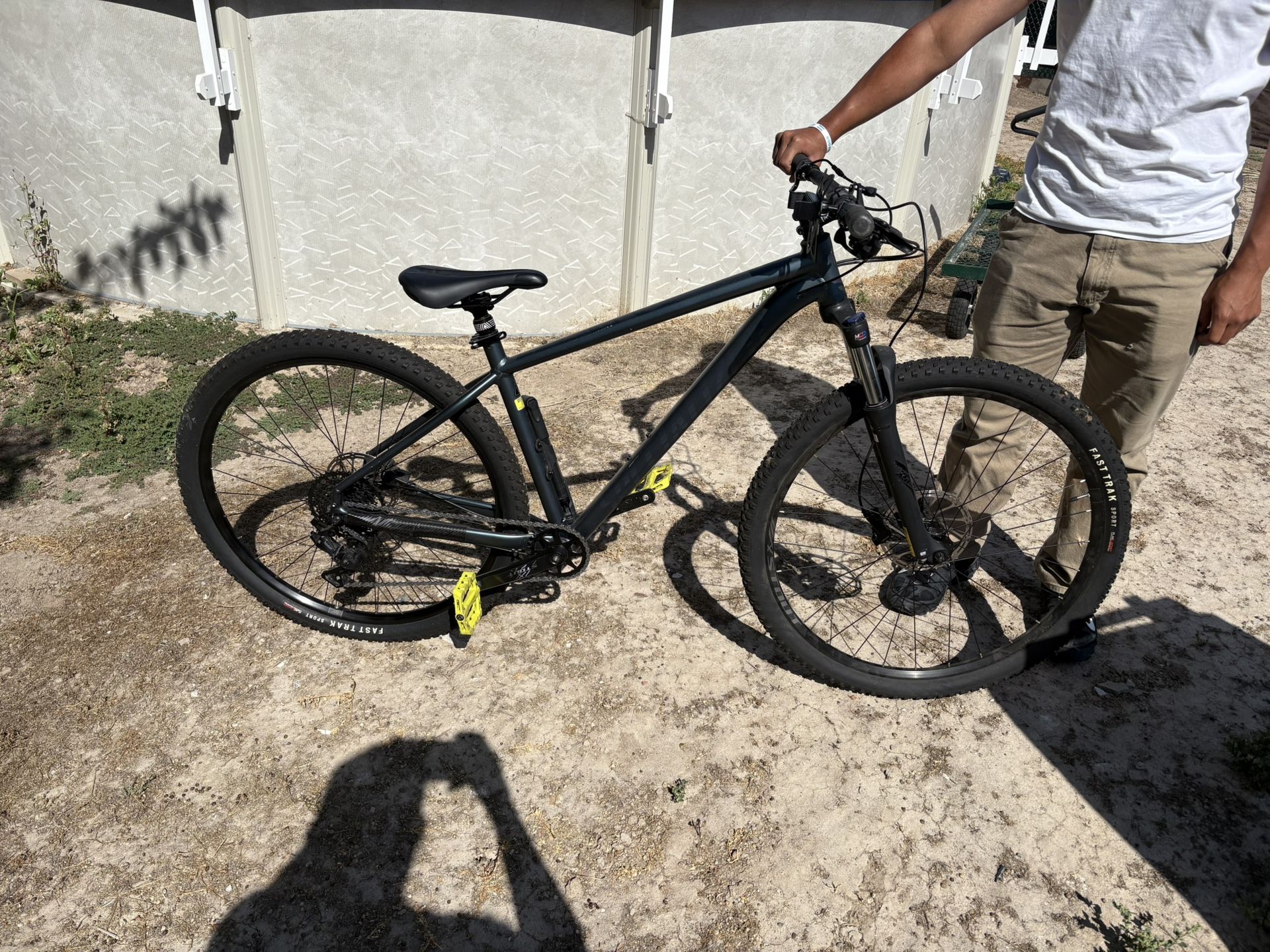 Specialized Large Mountain bike 