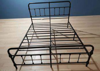 Style Black Metal King Size Platform Bed Frame with Headboard & Footboard